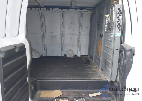 2017 Chevrolet Express 2500 Work Van from USA, damaged, VIN 1GCWGAFG8H1123017